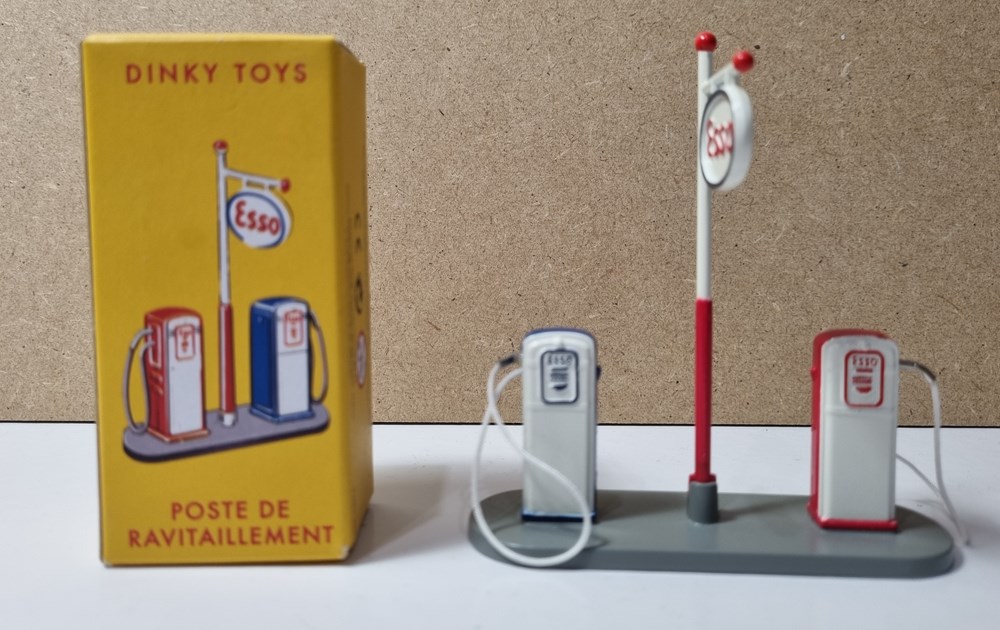 Poste de ravitaillement ESSO modeles reduits accessoires poste de ravitaillement esso