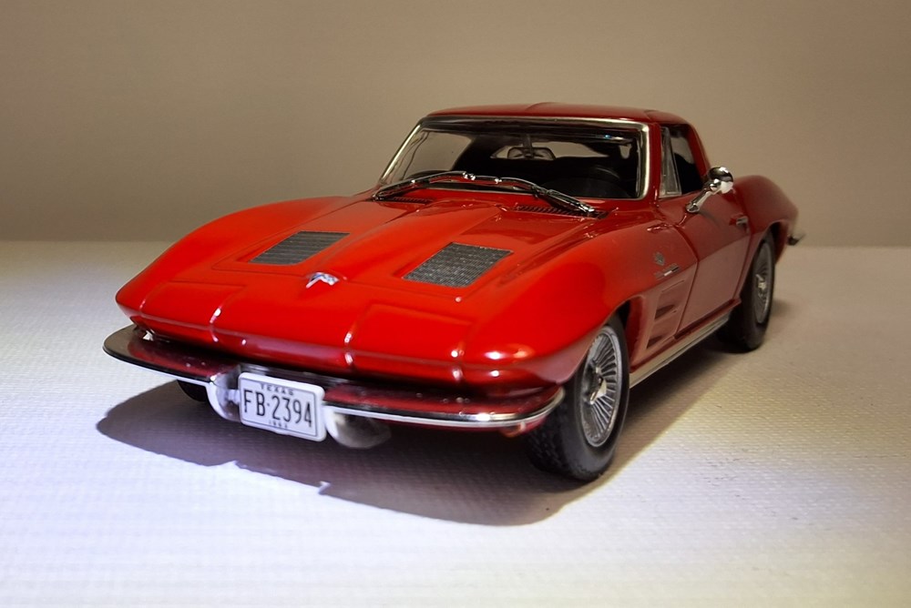 CHEVROLET CORVETTE C2 STING RAY COUPÉ 1963 modeles reduits chevrolet corvette c2 sting ray coupe 1963