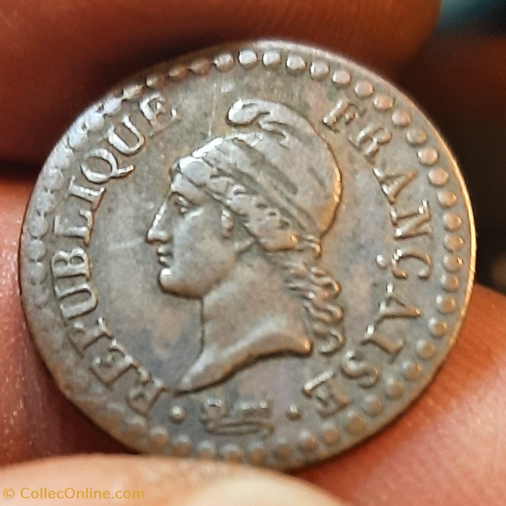 Directoire A/Tete Republique a g R/Legende D17.8 P1.79g F100/3 monnaies france modernes directoire a tete republique a g r legende d17 8 p1 79g f100 3