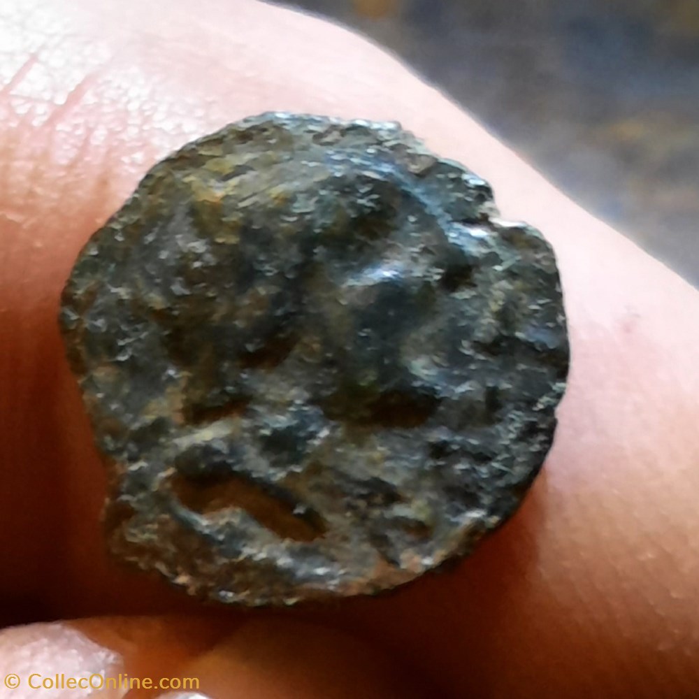 Samnagenses A / Tete lauree a d R/Taureau a d -125-75 D13.7 P1.23g Feugere SAM2258 BN2858 5 monnaies antiquite av jc ap celtes samnagenses a tete lauree a d r taureau a d 125 75 d13 7 p1 23g feugere sam2258 bn2858