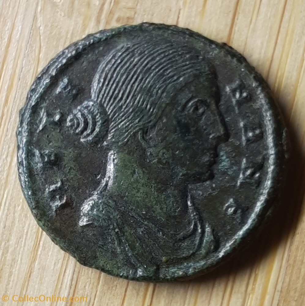 Helene A/Tete a d R/Etoile a 8 rais dans couronne D 19.2 P 3.41g RCV 16583 C 14 RIC 50(R4) monnaie antique av jc ap romaine republicaine imperiale helene a tete a d r etoile a 8 rais dans couronne d 19 2 p 3 41g rcv 16583 c 14 ric 50 r4