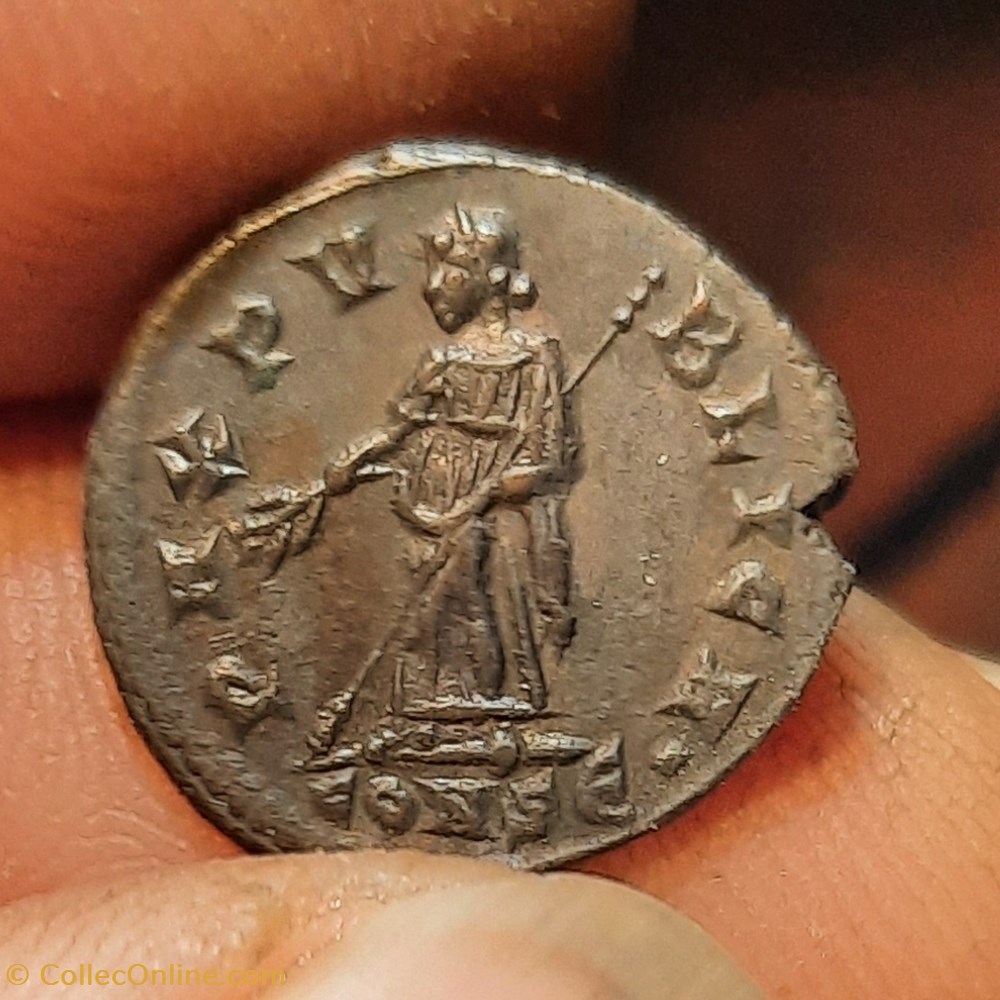 Helene A/ Buste laure a d R/Paix debout a g +337+340 D15.3 P1.56g RIC34 C4 RC 3910 monnaies antiquite av jc ap romaines republicaines imperiales helene a buste laure a d r paix debout a g 337 340 d15 3 p1 56g ric34 c4 rc 3910