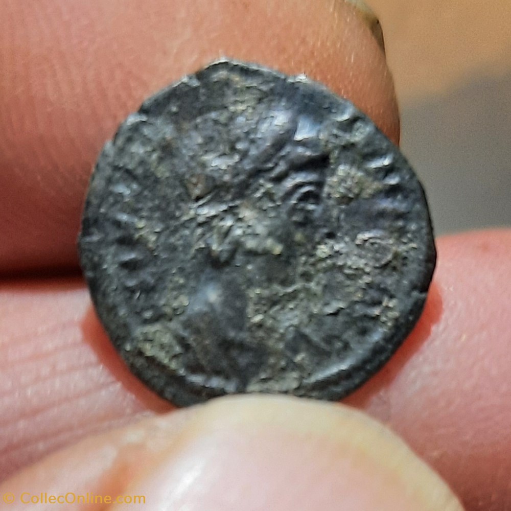 Helene A/ Buste diademe a d R/ Paix debout a g D15.1 P1.50g RIC90 NBD13174 monnaies antiquite av jc ap romaines republicaines imperiales helene a buste diademe a d r paix debout a g d15 1 p1 50g ric90 nbd13174