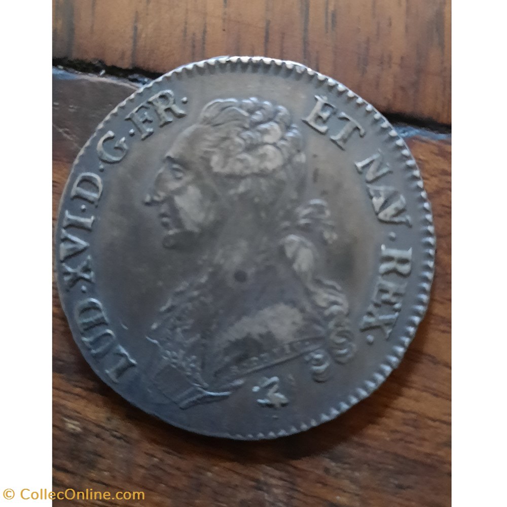 Louis xvi A/Buste du Roi a g R/Ecu de France aux branches d olivier D33.2 P14.70g G 355 C 2189 monnaie moderne louis xvi a buste du roi a g r ecu de france aux branches d olivier d33 2 p14 70g g 355 c 2189