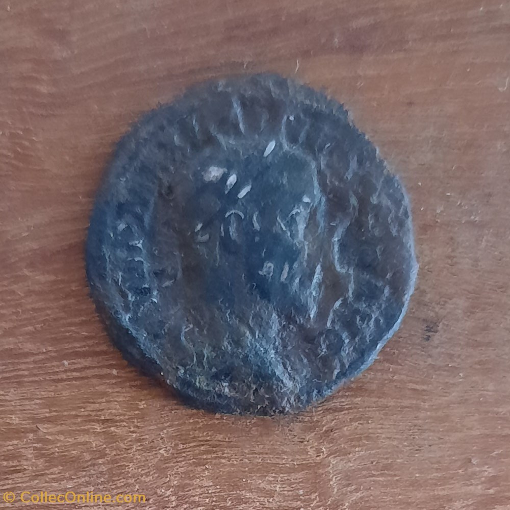 Maximin 1 de Thrace A/Buste laure a d R / La Sante assise a g D20 P 2.56 RCV8316 RIC 14 C 85 var monnaie antique av jc ap romaine republicaine imperiale maximin 1 de thrace a buste laure a d r la sante assise a g d20 p 2 56 rcv8316 ric 14 c 85 var