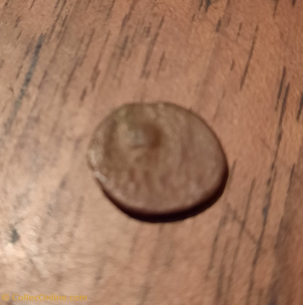 Nimes PB a l Urne A/Tete casquee a d R/Urne renversee NEM COL-40 D11.5 P0.89 Feugere 2725 monnaie antique av jc ap nimes pb a l urne a tete casquee a d r urne renversee nem col 40 d11 5 p0 89 feugere 2725