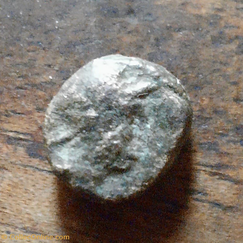 Marseille PB au taureau A/Tete casquee de Minerve a d R/Taureau a d -49-25 D 8.8 P1.23g REF INCONNUE monnaie antique av jc ap gauloise marseille pb au taureau a tete casquee de minerve a d r taureau a d 49 25 d 8 8 p1 23g ref inconnue