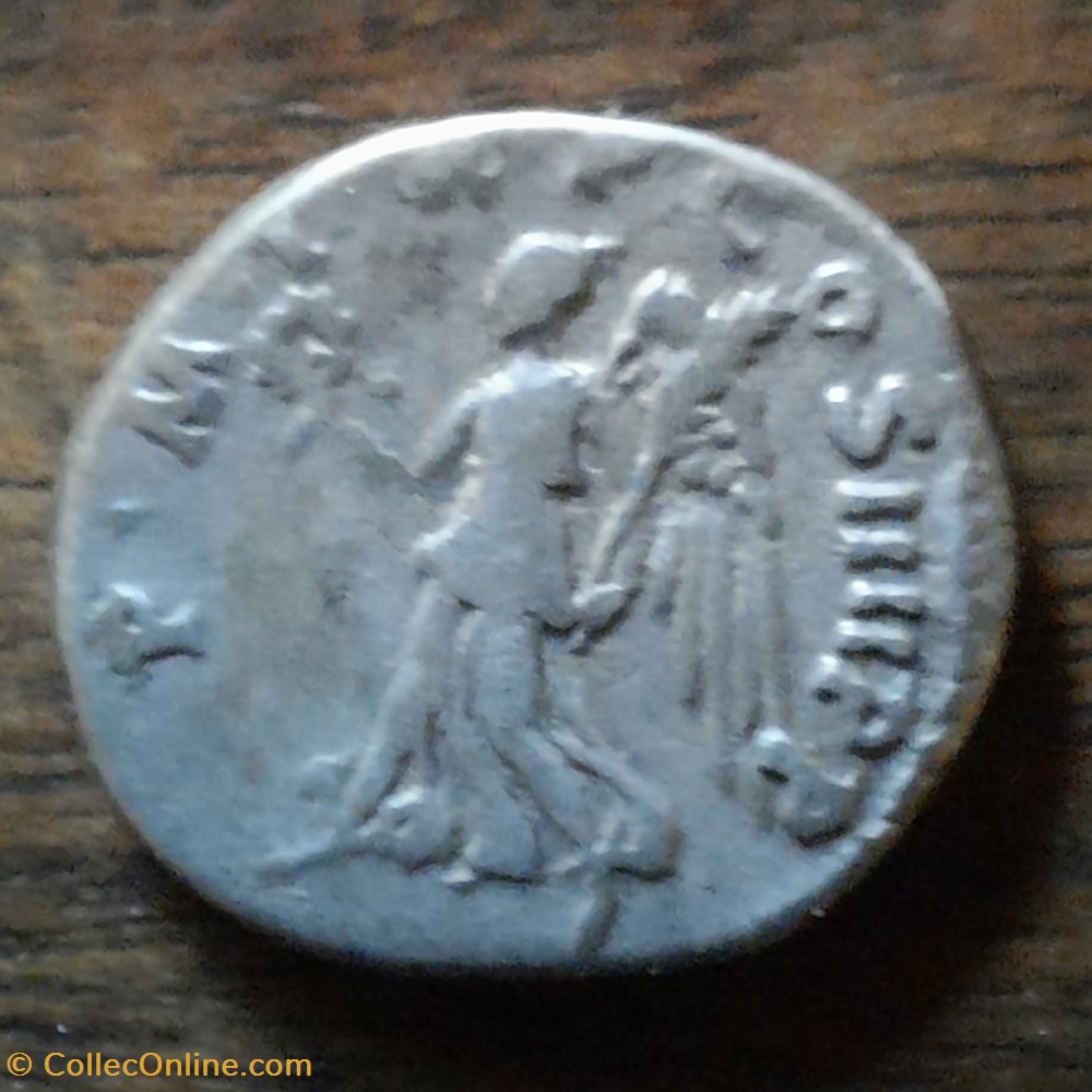 Trajan A/Buste laure a d R/Victoire volant a g D18 P3.23g RIC 60 C 242 monnaie antique av jc ap romaine republicaine imperiale trajan a buste laure a d r victoire volant a g d18 p3 23g ric 60 c 242