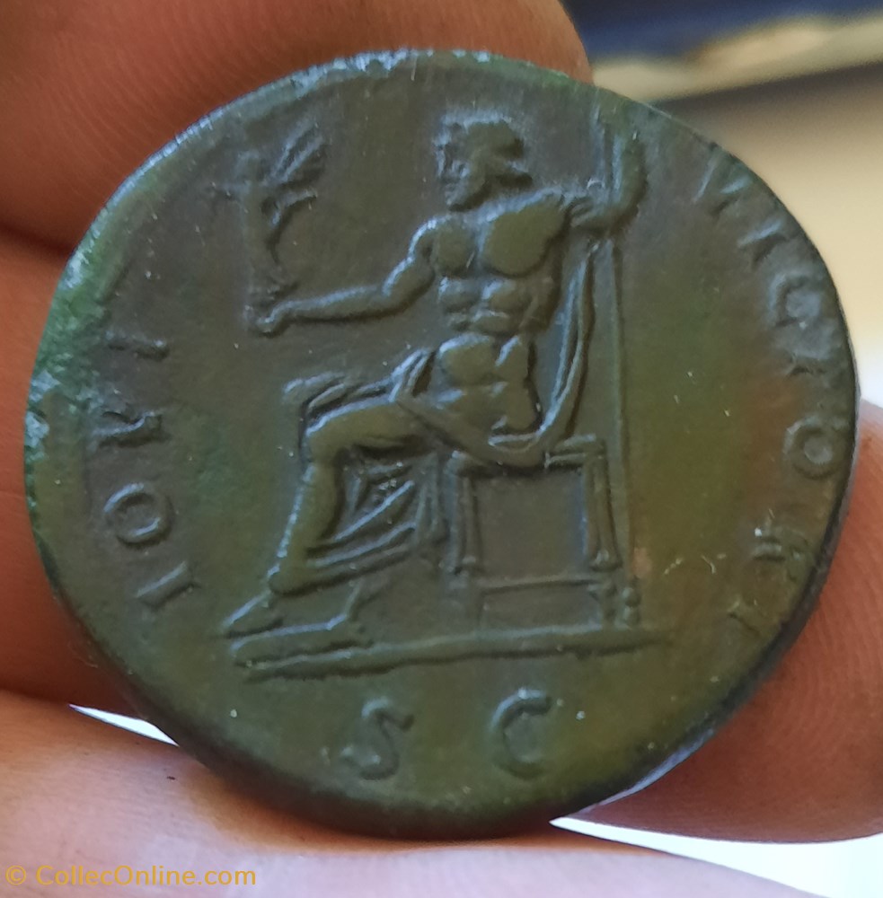 Domitien A/Tete lauree a d R/ Jupiter nicephore D31.7 P22.26g C314 RIC702 RC2766 var monnaies antiquite av jc ap romaines republicaines imperiales domitien a tete lauree a d r jupiter nicephore d31 7 p22 26g c314 ric702 rc2766 var