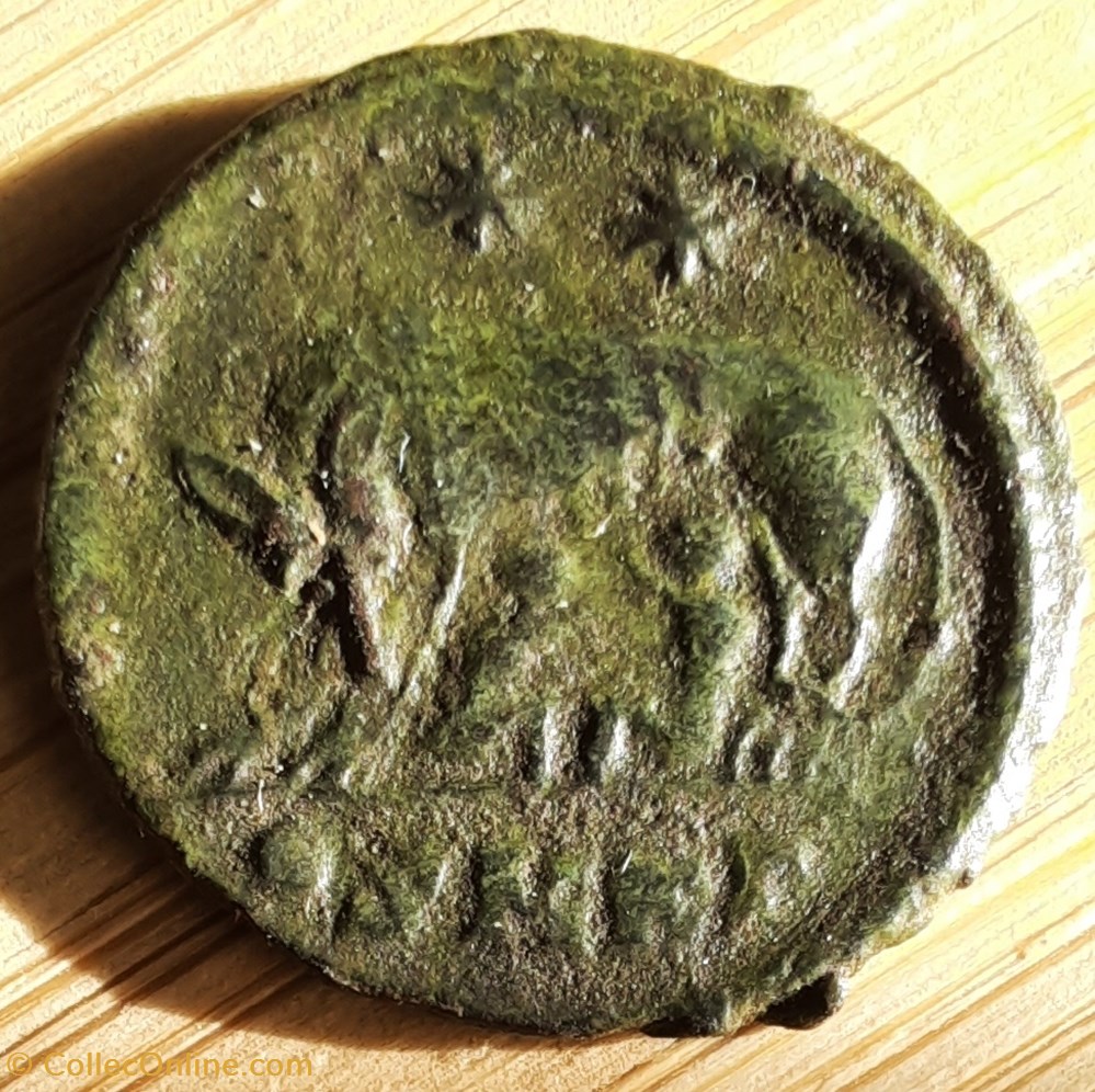 Rome A/Tete casquee a g R / Louve D 17.6 P2.28g RCV16524 RIC 106 OU 105 C17 monnaie antique av jc ap romaine republicaine imperiale rome a tete casquee a g r louve d 17 6 p2 28g rcv16524 ric 106 ou 105 c17