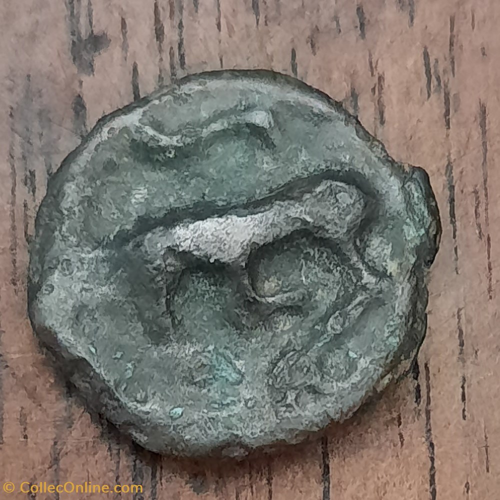 Turons A/ Tete stylisee a g R /Taureau a g -80-50 D15.7 P3.03g DT3509 monnaies antiquite av jc ap celtes turons a tete stylisee a g r taureau a g 80 50 d15 7 p3 03g dt3509