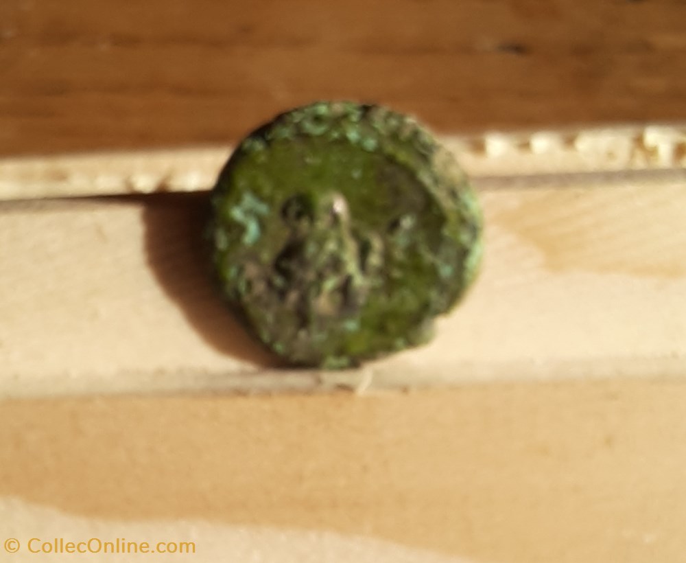 Marseille Petit Bronze A/Tete Minerve a D.R/Chouette a D.-49-25.D14.5 Poid 2.12g Feugere BM86 2 monnaie antique av jc ap gauloise marseille petit bronze a tete minerve a d r chouette a d 49 25 d14 5 poid 2 12g feugere bm86