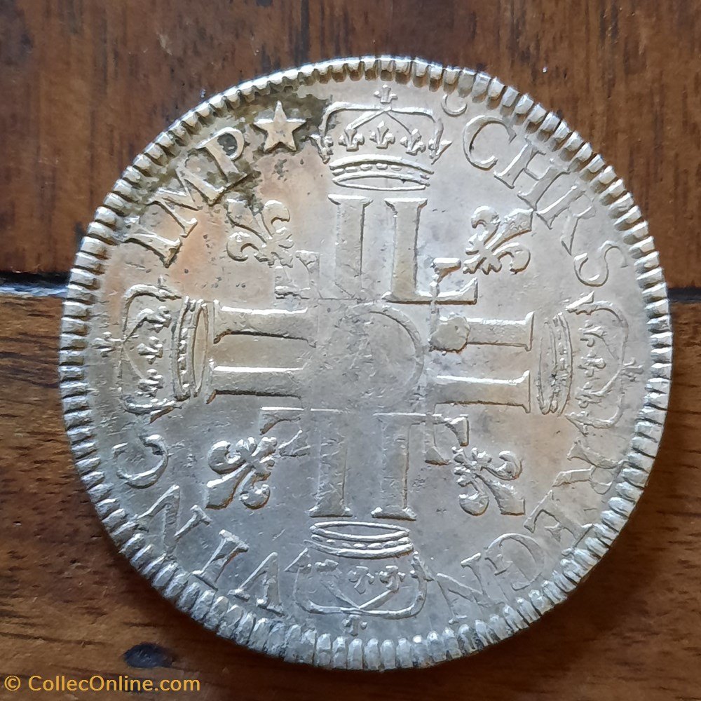 Louis 14 piece reformee A/Buste a d R/ Croix formee de 8 L . D39.8 P26.92g G216 C1889 monnaies europe medievale france royales louis 14 piece reformee a buste a d r croix formee de 8 l d39 8 p26 92g g216 c1889