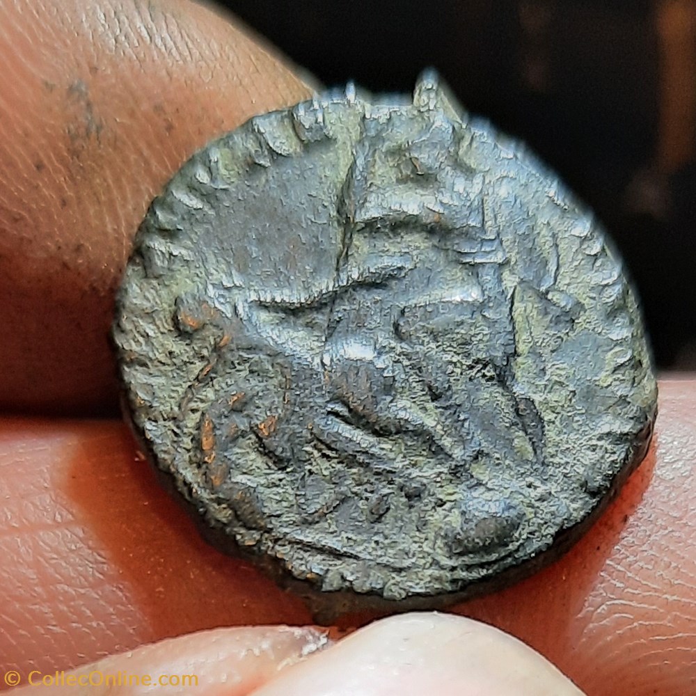 Constance 2 A/Tete diademee a d R/ Soldat terrassant cavalier +350+352 D20.1 P4.84g RIC 138 monnaies antiquite jc ap romaines republicaines imperiales constance 2 a tete diademee a d r soldat terrassant cavalier 350 352 d20 1 p4 84g ric 138
