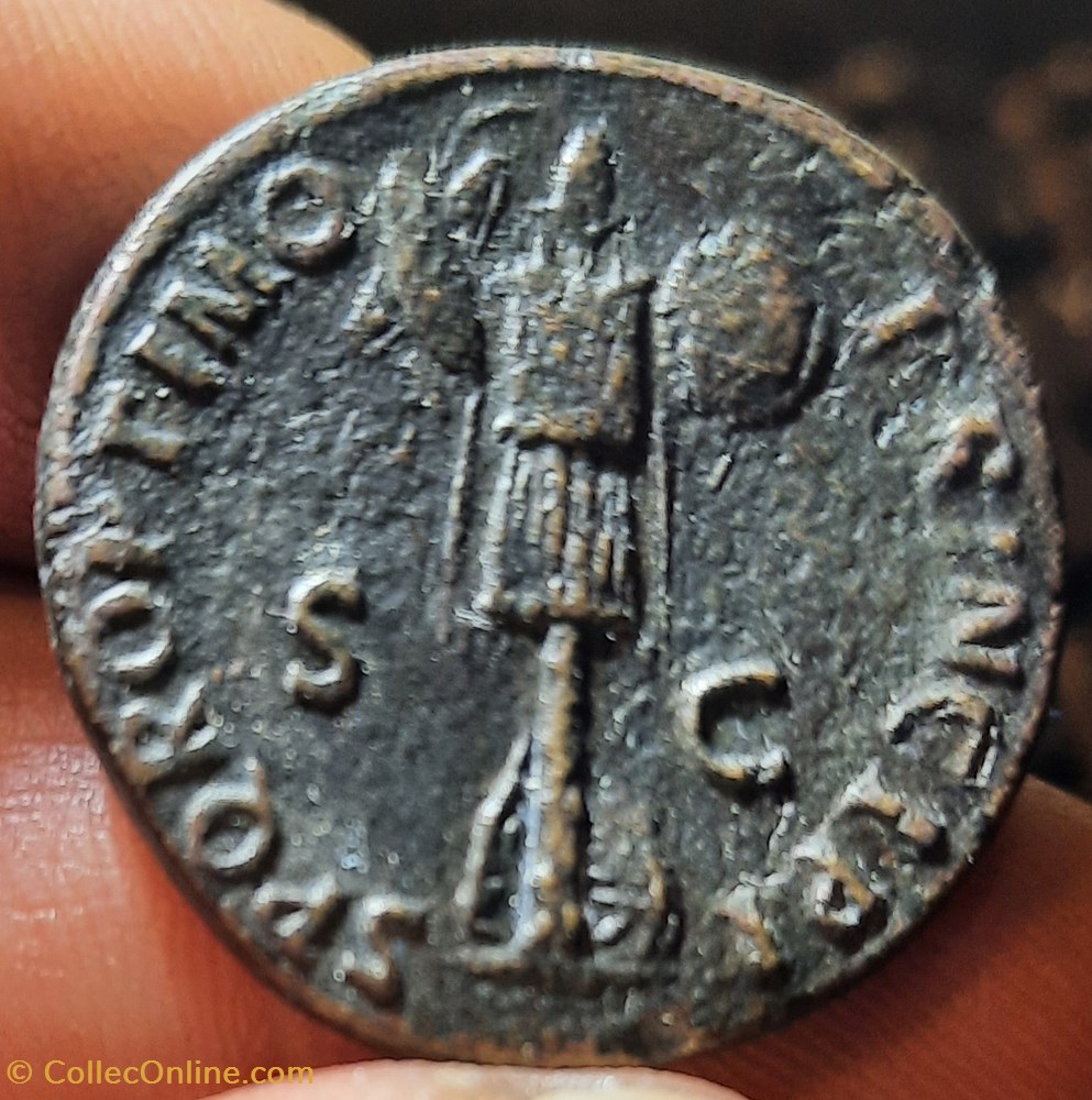 Trajan A /Buste radie a d R /Trophee D28 P 13.68g C573 RIC586 RCV 3224 monnaies antiquite av jc ap romaines republicaines imperiales trajan a buste radie a d r trophee d28 p 13 68g c573 ric586 rcv 3224