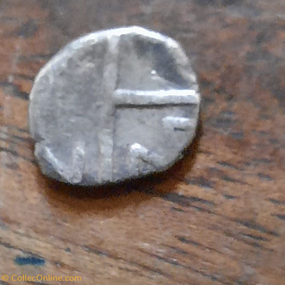 Marseille peri massaliete A/Tete a g R/ Croix V M -100-50 D8.3 P 0.36g Feugere OBP6 monnaie antique av jc ap gauloise marseille peri massaliete a tete a g r croix v m 100 50 d8 3 p 0 36g feugere obp6