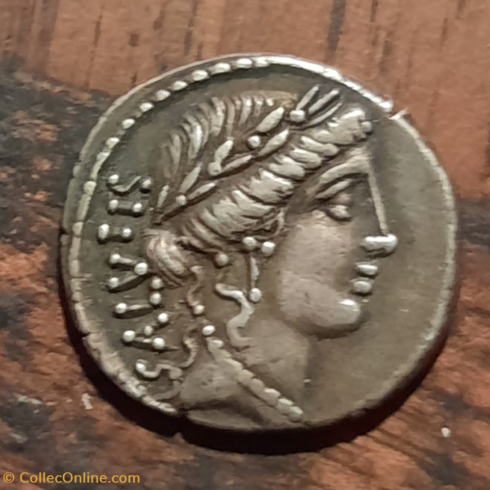 Acilia A/Tete Salus lauree a d R/La Sante debout a g -49 D17.8 P3.86 g RCV412 monnaie antique av jc ap romaine republicaine imperiale acilia a tete salus lauree a d r la sante debout a g 49 d17 8 p3 86 g rcv412