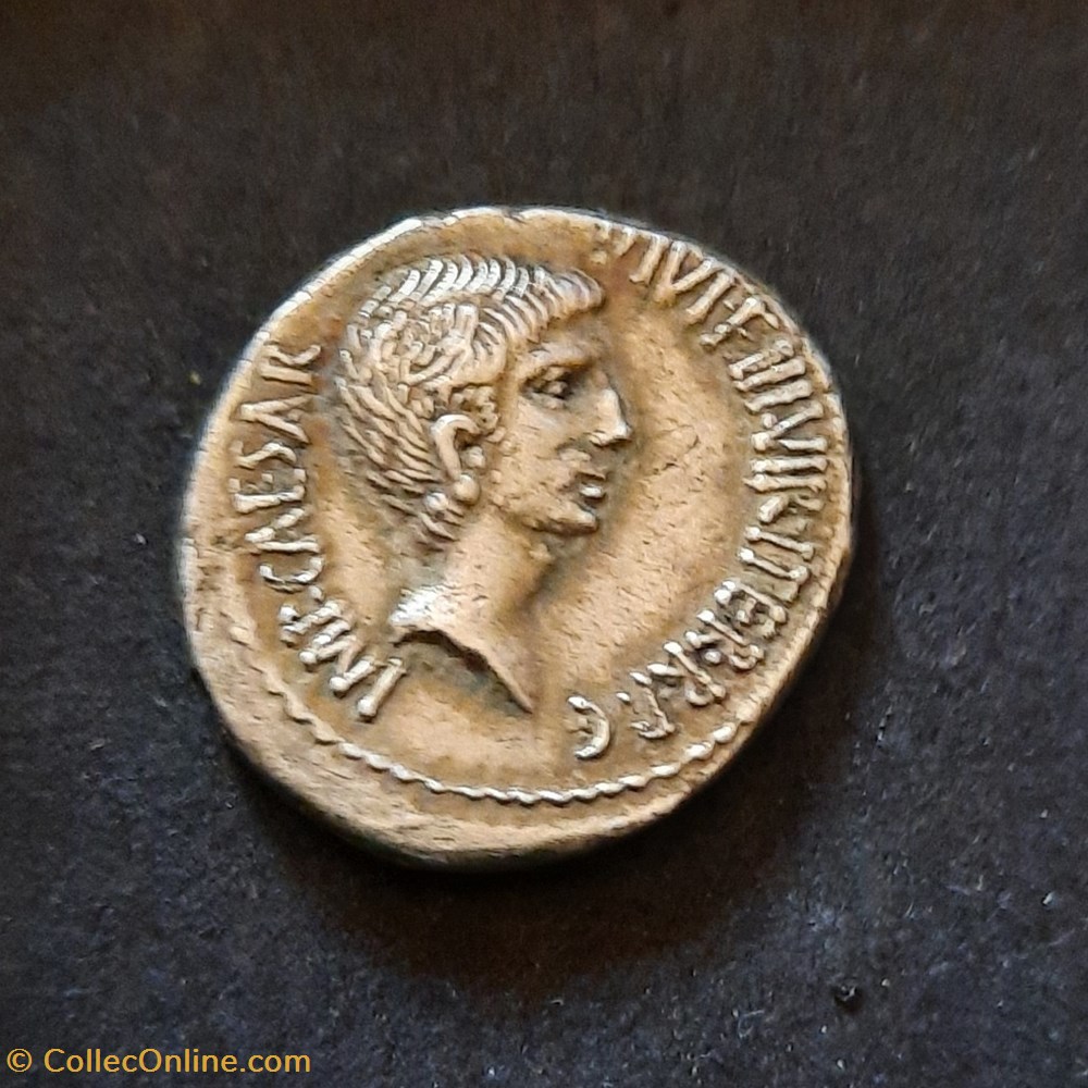 Octave A/Tete a d R/Outils pontificaux D19.7 P3.79g. -37 RCV 1544 monnaie antique jc ap romaine republicaine imperiale octave a tete a d r outils pontificaux d19 7 p3 79g 37 rcv 1544