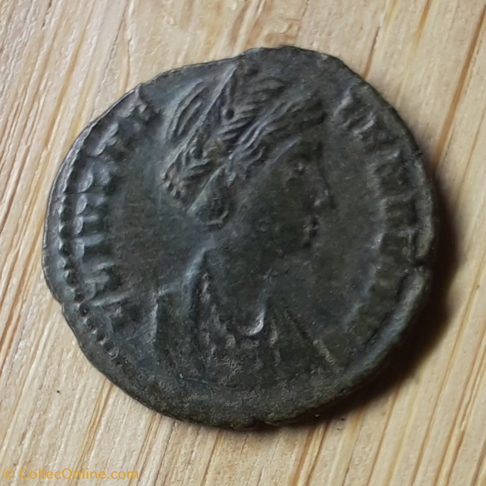 Helene A/Buste laure a d R/La Paix debout tourne a g +337+340 D15.8 P1.30g C 4 RC 3910 RIC 34 monnaie antique av jc ap romaine republicaine imperiale helene a buste laure a d r la paix debout tourne a g 337 340 d15 8 p1 30g c 4 rc 3910 ric 34