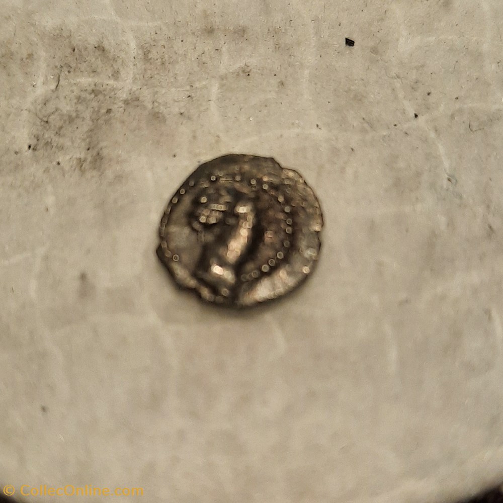 Provence imit Marseille A/Tete a d R/ Roue MA bouletees -75-25 D9.8 P0.45 Feugere OBP1-3 2 monnaie antique av jc ap gauloise provence imit marseille a tete a d r roue ma bouletees 75 25 d9 8 p0 45 feugere obp1 3