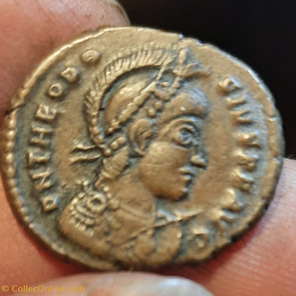 Theodose 1° A /Buste casque et diademe a d R/Theodose a d +383+388 D23 P6.88g C19 RIC44 RCV20475 monnaies antiquite av jc ap romaines republicaines imperiales theodose 1 a buste casque et diademe a d r theodose a d 383 388 d23 p6 88g c19 ric44 rcv20475