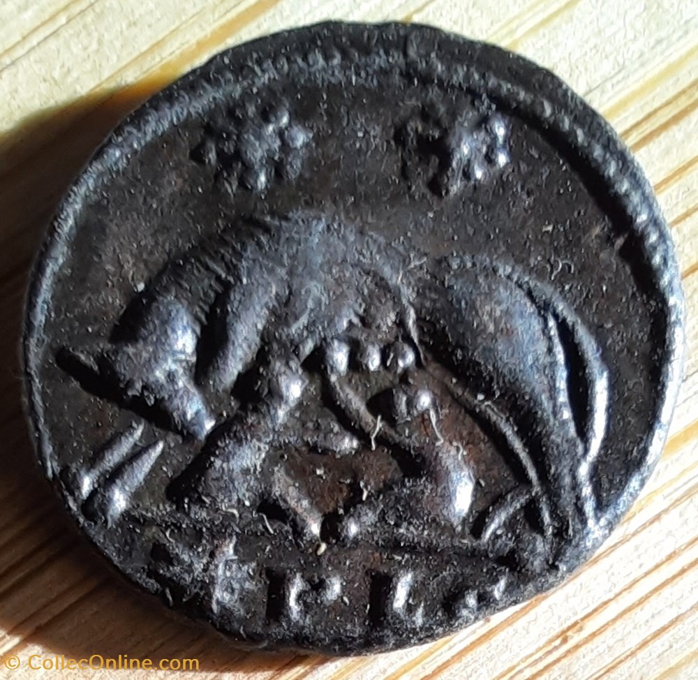 monnaie antique av jc ap romaine republicaine imperiale rome a tete casquee a d r louve d 15 8 p2 31g ric 267 r3 c17