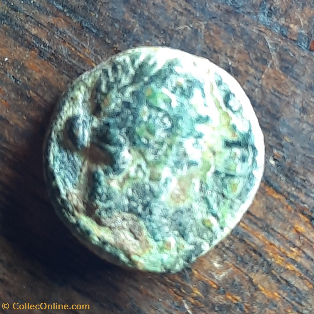 monnaie antique av jc ap gauloise antibes a tete couronnee a d r victoire couronnant un trophee 44 27 d13 5 p2 11g feugere ant17