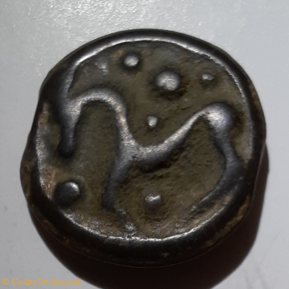 Senons Potin A/Tete casquee a g R/Cheval a g D 18.4 p 2.96G Latour 7396 DT 2646 monnaie antiquite av jc ap gauloise senons potin a tete casquee a g r cheval a g d 18 4 p 2 96g latour 7396 dt 2646