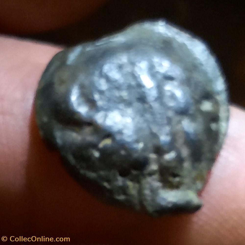 Leuques potin A/Tete a g R/ Sanglier a g,enseigne,globule -75-50 D17 P4.79g LT9189 DT2654 monnaies antiquite av jc ap celtes leuques potin a tete a g r sanglier a g enseigne globule 75 50 d17 p4 79g lt9189 dt2654
