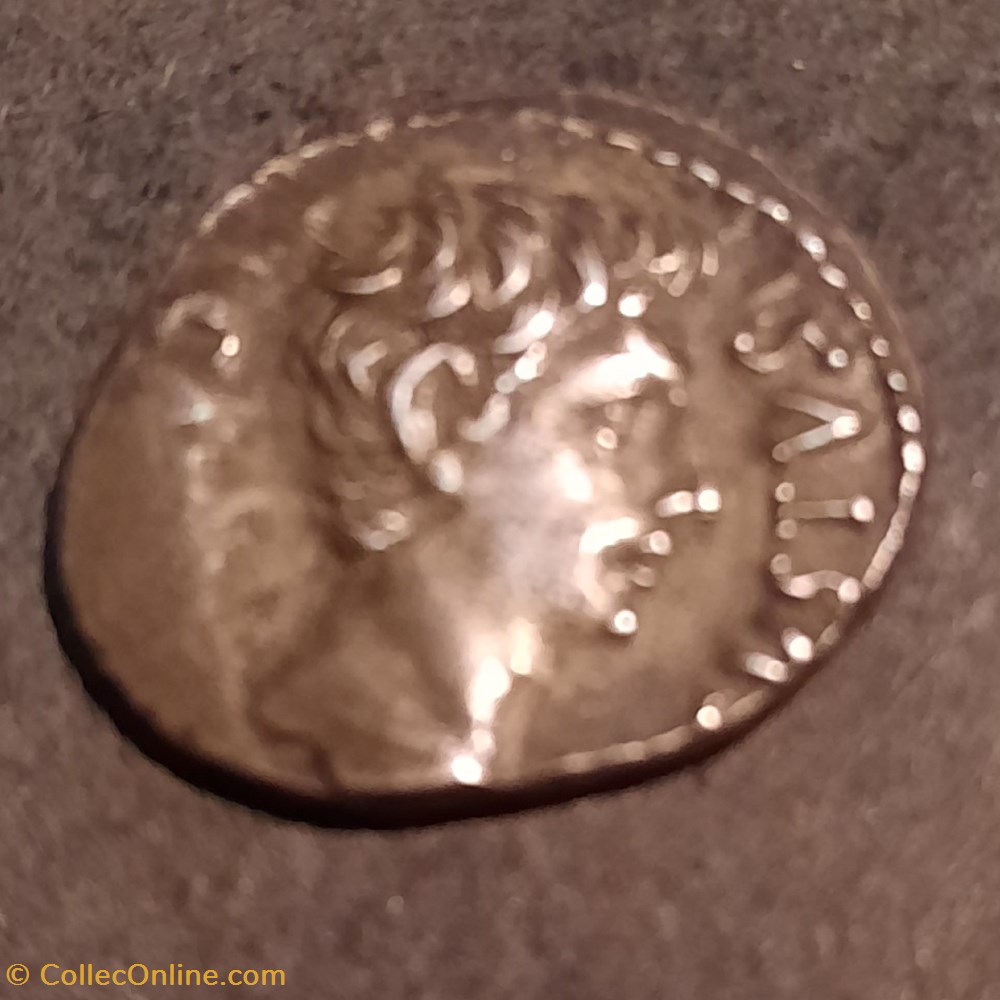 Auguste A/Tete nue a d R/Bouclier votif -19 D 19 P3.71 RCV 1633 C 265 RIC 86a monnaie antique av jc ap romaine republicaine imperiale auguste a tete nue a d r bouclier votif 19 d 19 p3 71 rcv 1633 c 265 ric 86a