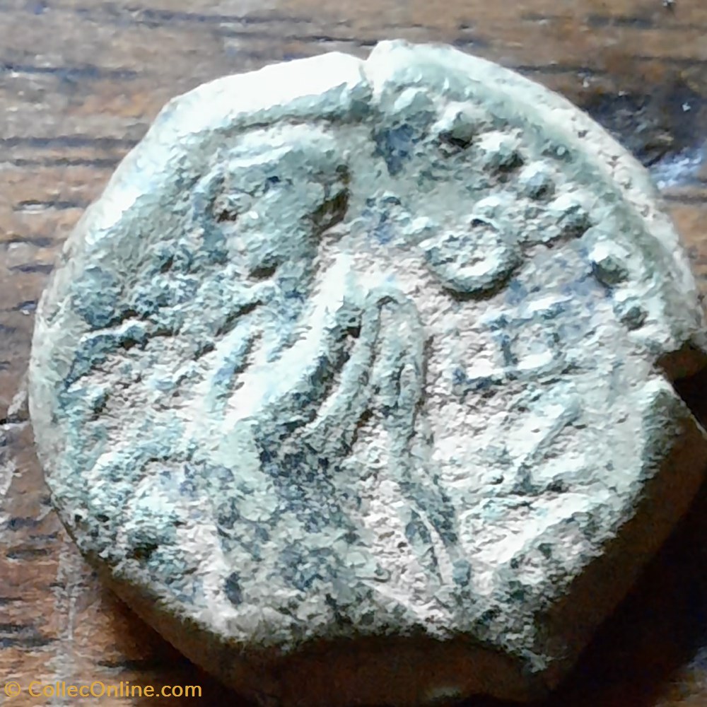 Nimes PB A/Tete feminine a d R/Personnage debout a g -60-40 D14.7 P 2.07g Feugere VLC 2677 monnaie antique av jc ap gauloise nimes pb a tete feminine a d r personnage debout a g 60 40 d14 7 p 2 07g feugere vlc 2677