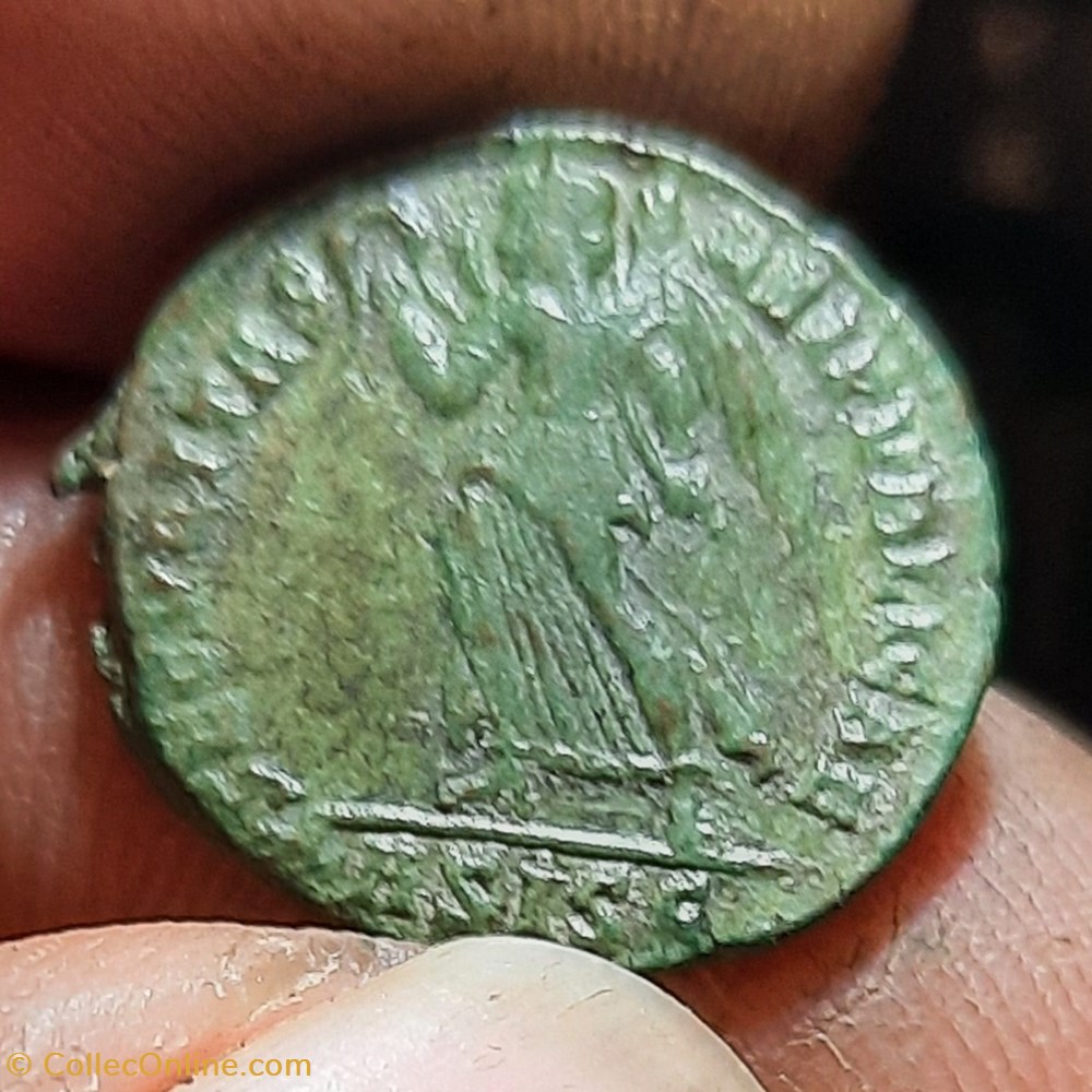 Valens A/Tete diademee a d R /Victoir marchant a g +364+365 D17.5 P2.31g C47 RIC762 monnaies antiquite av jc ap romaines republicaines imperiales valens a tete diademee a d r victoir marchant a g 364 365 d17 5 p2 31g c47 ric762