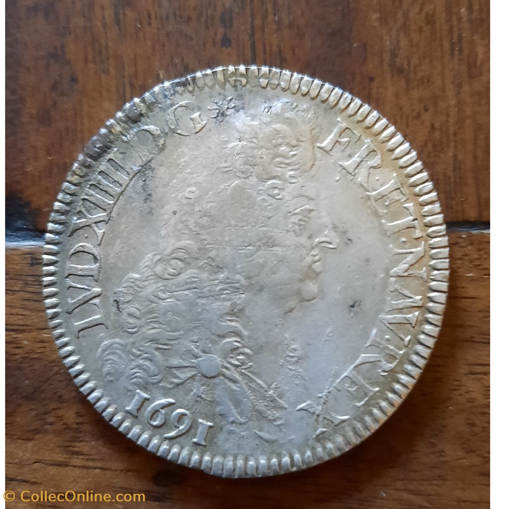 Louis 14 piece reformee A/Buste a d R/ Croix formee de 8 L . D39.8 P26.92g G216 C1889 monnaies europe medievale france royales louis 14 piece reformee a buste a d r croix formee de 8 l d39 8 p26 92g g216 c1889