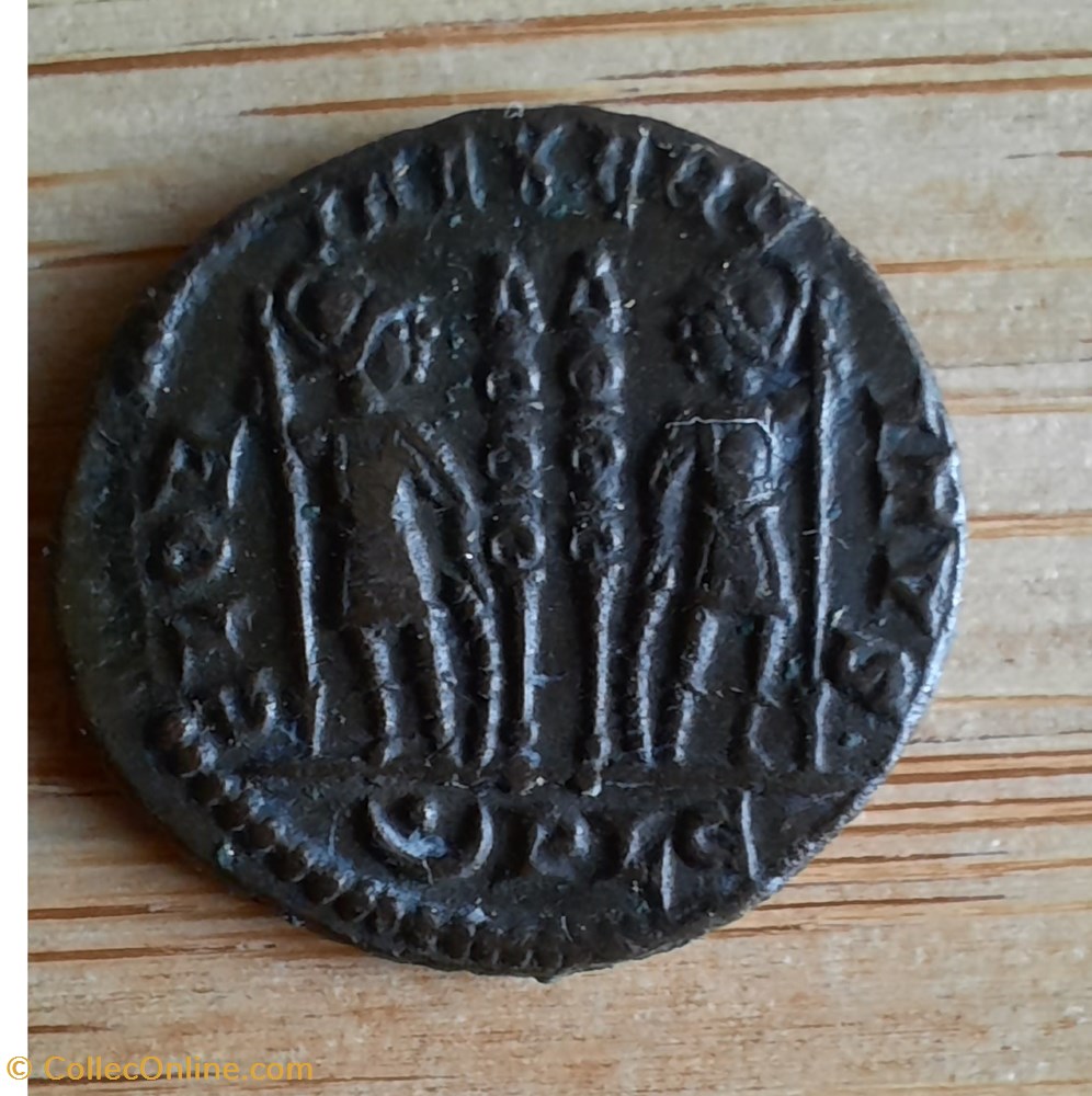 Constance 2 A/Buste diademe a d R/ Soldats face a face D17.4 P 2.34g RIC 255 N° BD 64331 monnaie antique av jc ap romaine republicaine imperiale constance 2 a buste diademe a d r soldats face a face d17 4 p 2 34g ric 255 n bd 64331