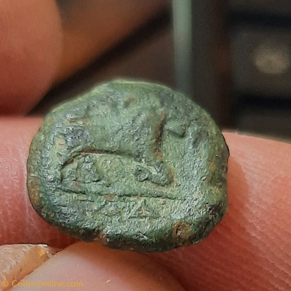 Peri Massaliete A/Tete Apollon a d R/Cheval ou Taureau a d D14.4 P2.40g Ref inconnue 3 monnaies antiquite av jc gauloises peri massaliete a tete apollon a d r cheval ou taureau a d d14 4 p2 40g ref inconnue