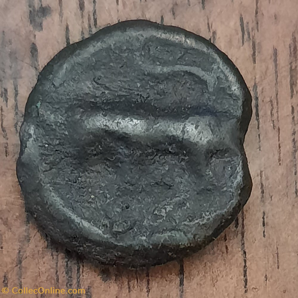 Turons A/Tete stylisee a g R/Taureau a g -80-50 D16.7 P3.91 g DT3509 monnaies antiquite av jc ap celtes turons a tete stylisee a g r taureau a g 80 50 d16 7 p3 91 g dt3509
