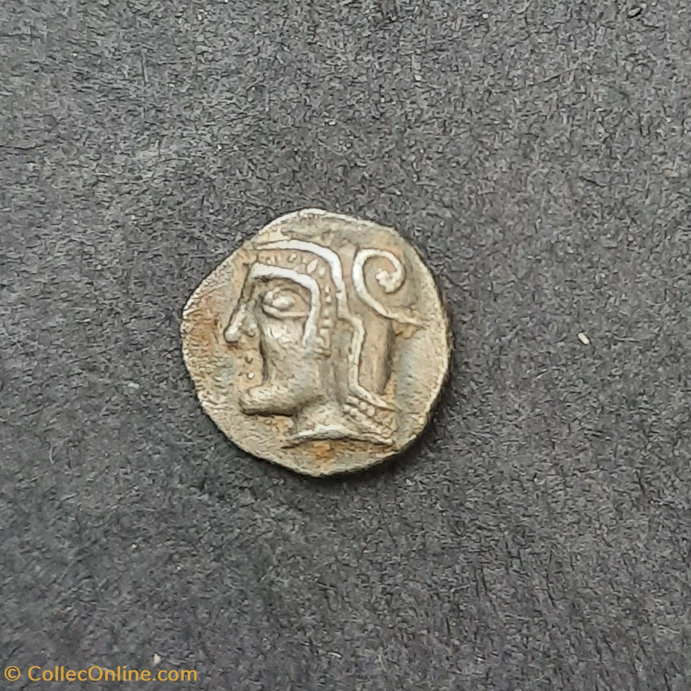 Marseille Hemi Obole A/ Tete Athena a g R/ Carre creux -475-460 D9 P0.84 Feugere OBB-1 monnaie antique av jc ap gauloise marseille hemi obole a tete athena a g r carre creux 475 460 d9 p0 84 feugere obb 1