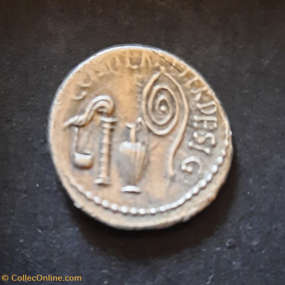 Octave A/Tete a d R/Outils pontificaux D19.7 P3.79g. -37 RCV 1544 monnaie antique jc ap romaine republicaine imperiale octave a tete a d r outils pontificaux d19 7 p3 79g 37 rcv 1544
