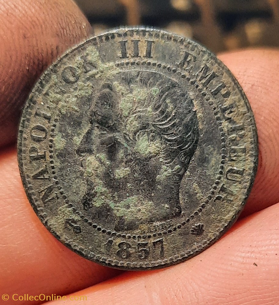 Napoleon 3 A/Tete nue a g R/Aigle D25.1 P4.76g F116/35 monnaies france modernes napoleon 3 a tete nue a g r aigle d25 1 p4 76g f116 35