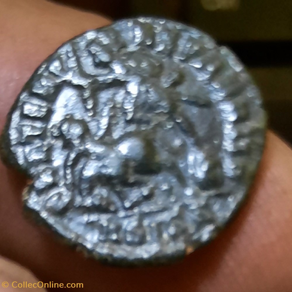 Constance 2 A/Buste diademe a d R/ Soldat et cavalier+352+354 D17.8 P2.24g C47 RIC352 RCV18271 monnaies antiquite jc ap romaines republicaines imperiales constance 2 a buste diademe a d r soldat et cavalier 352 354 d17 8 p2 24g c47 ric352 rcv18271
