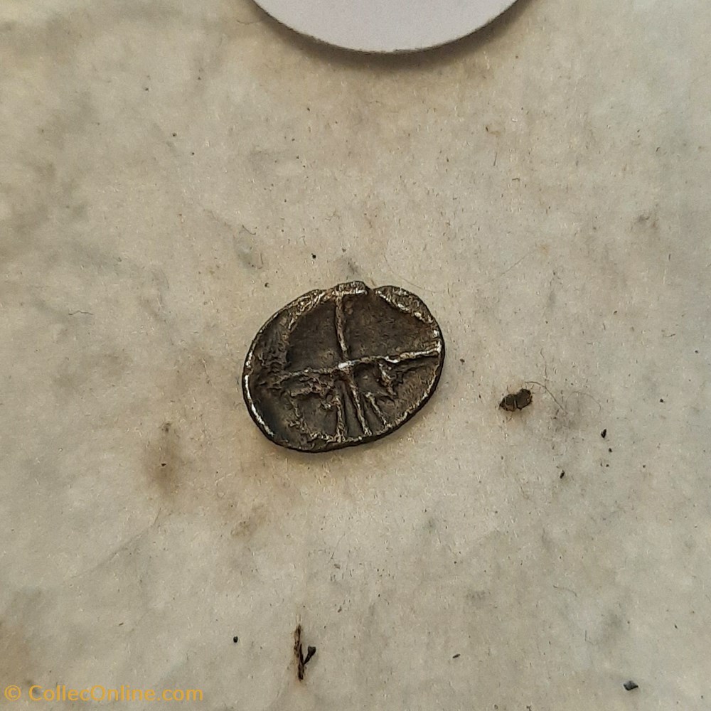 Provence imit Marseille A/Tete a d long nez R/Roue AM barre A brisee -75-25 D10 P0.42 BN 2173 4 monnaie antique av jc ap gauloise provence imit marseille a tete a d long nez r roue am barre a brisee 75 25 d10 p0 42 bn 2173