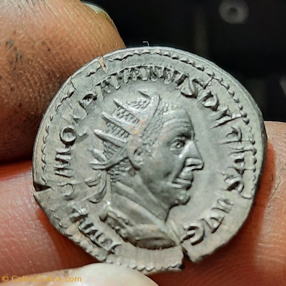 monnaies antiquite av jc ap romaines republicaines imperiales trajan dece a tete radiee a d r genie debout a g d21 1 p 3 92g c49 rcv9374 ric 16c