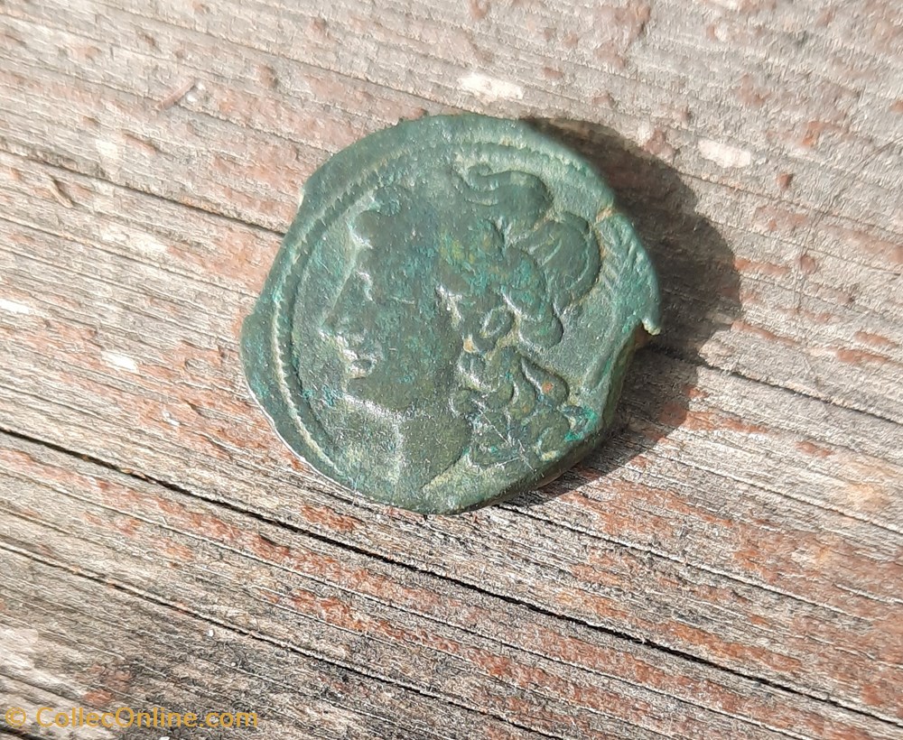 monnaie antique av jc gauloise marseille gb a tete apollon a g palme r taureau croissant g 220 211d24 p10 02 feugere gbm15 7