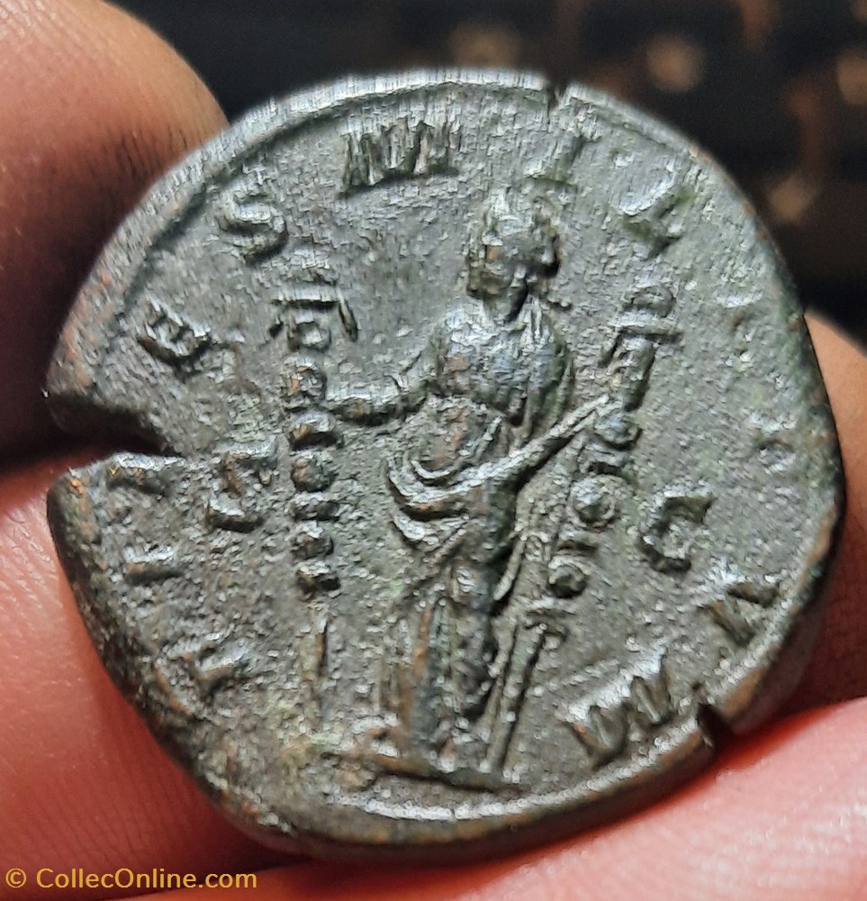 Philippe1° dit l Arabe A/Tete lauree a d R/ Fidelite debout a g D29.4 P15.97g C59 RIC 172a RCV 8994 monnaies antiquite av jc ap romaines republicaines imperiales philippe1 dit l arabe a tete lauree a d r fidelite debout a g d29 4 p15 97g c59 ric 172a rcv 8994