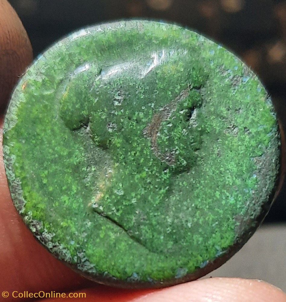 Julia Titi A/Tete a d R/Vesta assise a d D26.5 P11.92g C18 RIC180 RCV2617 monnaies antiquite av jc ap romaines republicaines imperiales julia titi a tete a d r vesta assise a d d26 5 p11 92g c18 ric180 rcv2617