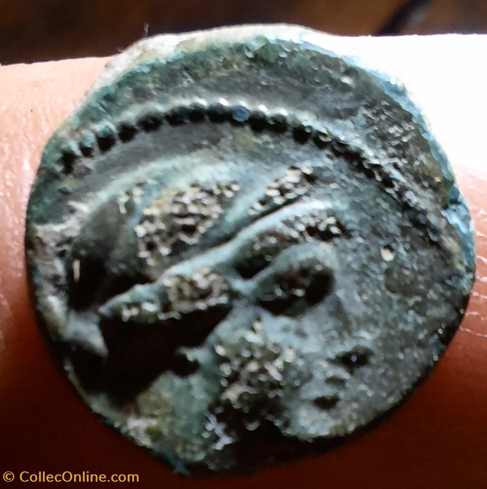 monnaies antiquite av jc grecques antiochos 1 soter a tete a d r apollon assis sur l omphalos 268 261 d14 5 p3 41g gc6878 bmc27