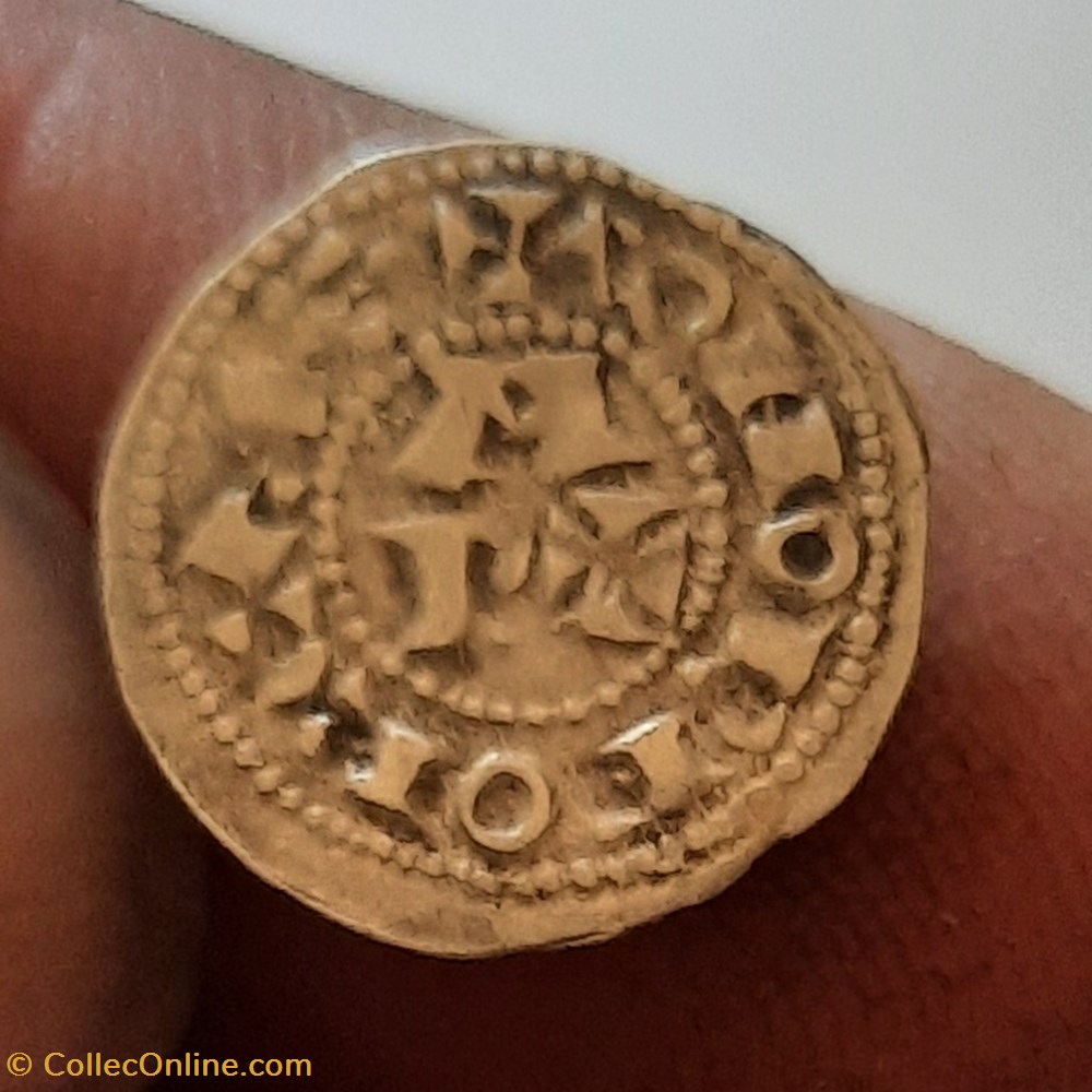 Seigneurie de Bearn A/Croix R/Legede D14.8 P0.45g BD526 PA3235(69/10) monnaies france feodales seigneurie de bearn a croix r legede d14 8 p0 45g bd526 pa3235 69 10