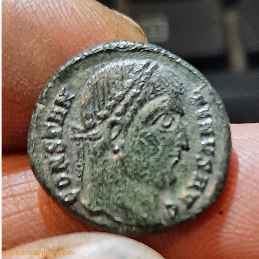 Constantin 1° A / Tete lauree a d R/Porte de camp +326+327 D18.4 P3.23g RIC44 C454 monnaies antiquite av jc ap romaines republicaines imperiales constantin 1 a tete lauree a d r porte de camp 326 327 d18 4 p3 23g ric44 c454