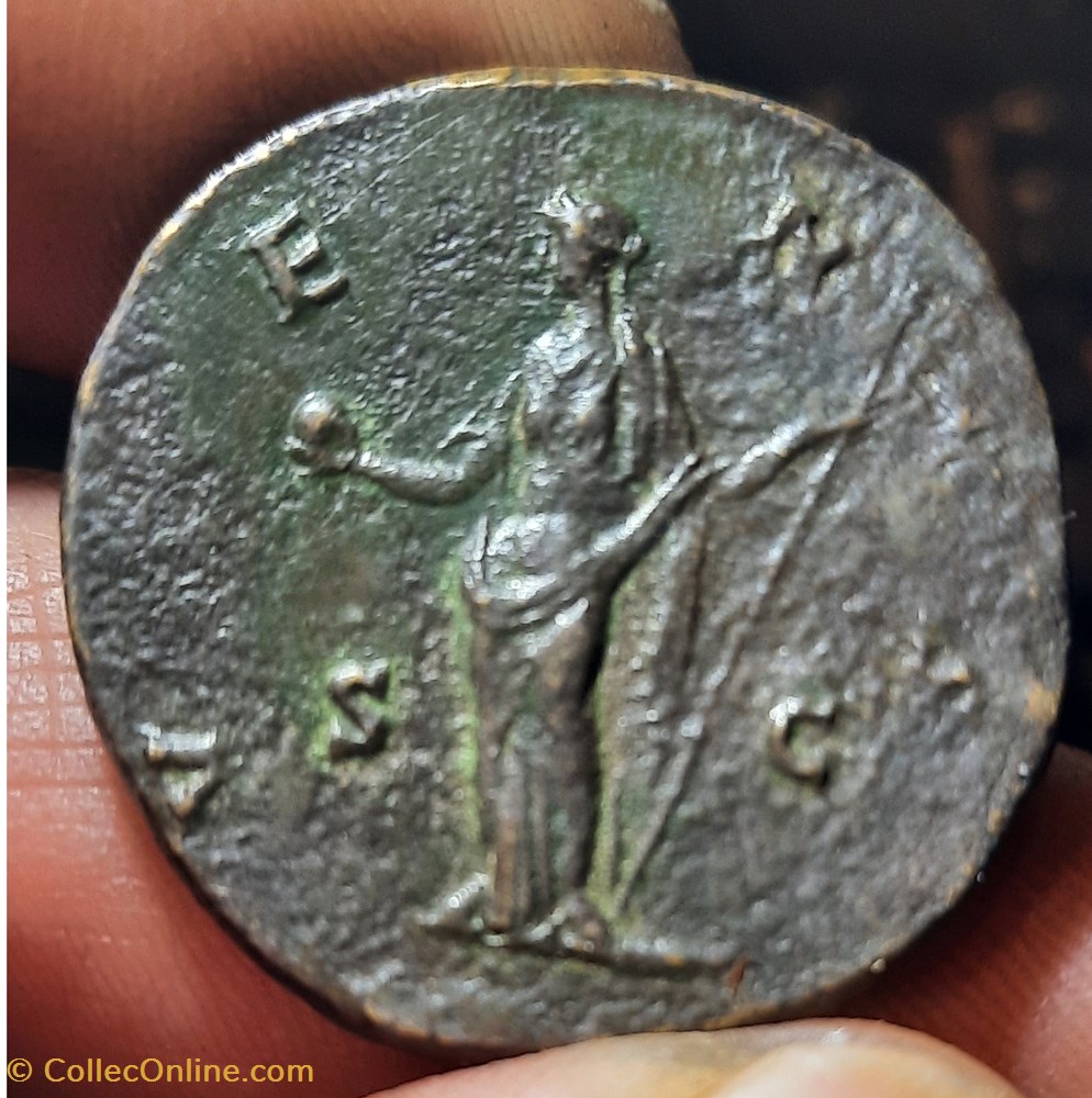 Favstine 2 A/ Buste drape a d R / Venus debout a g +148+152 D31.8 P 24.47g RCV4720 C268 RIC1388b monnaies antiquite jc romaines republicaines imperiales favstine 2 a buste drape a d r venus debout a g 148 152 d31 8 p 24 47g rcv4720 c268 ric1388b