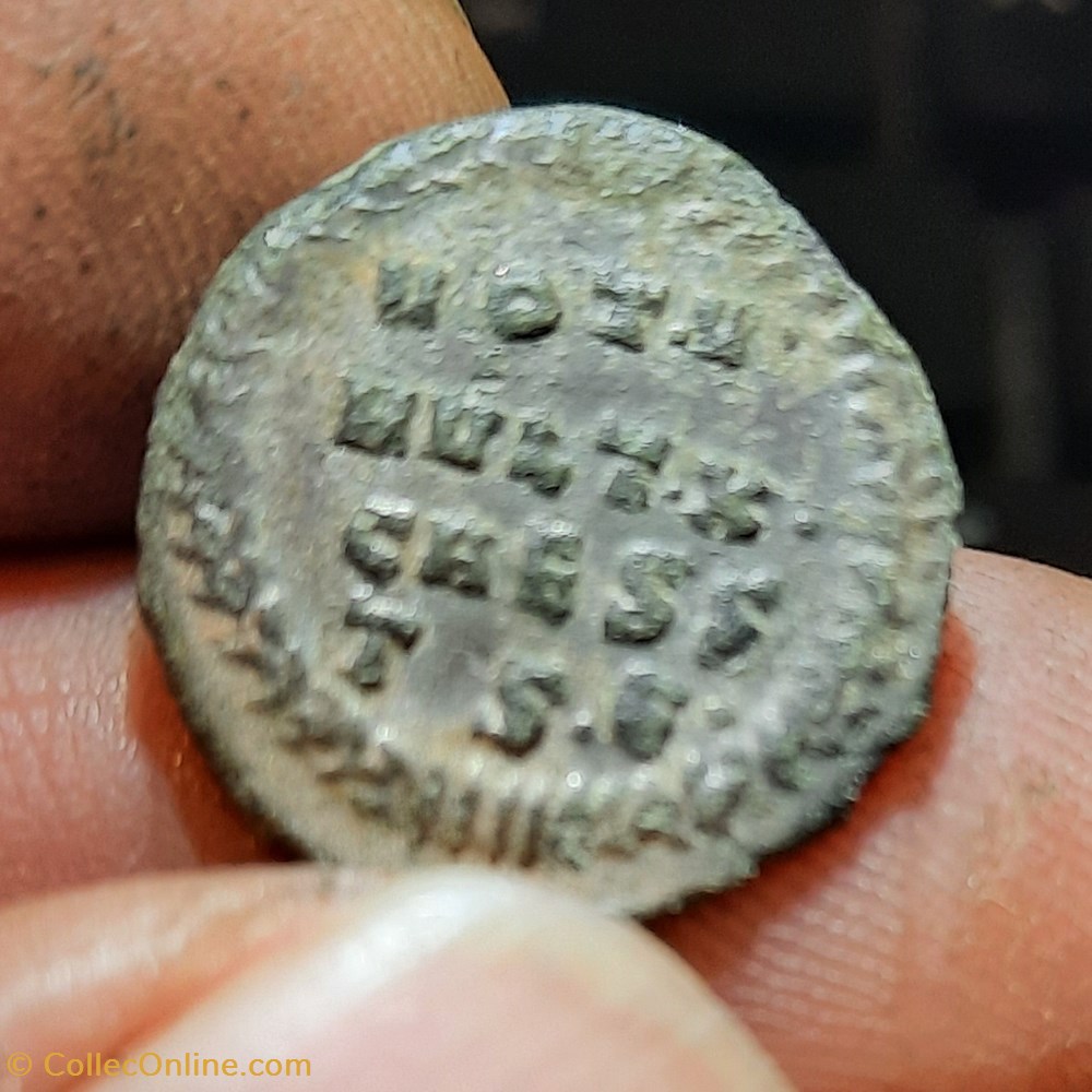 Licinius 2 A/Buste laure a g R/ Legende en 4 lignes D19.1 P 2.7g RIC 42(R4) monnaies antiquite av jc ap romaines republicaines imperiales licinius 2 a buste laure a g r legende en 4 lignes d19 1 p 2 7g ric 42 r4